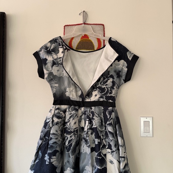 🌟🌟HOST PICK🌟🌟Stunning NWT “”MARCHESSA VOYAGE” 💯 Silk Dress - Picture 6 of 9